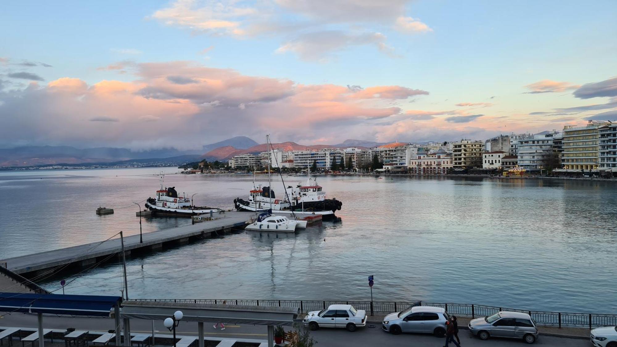 Debbie'S Διαμέρισμα Δίπλα Στο Νερό ! Chalkís Extérieur photo